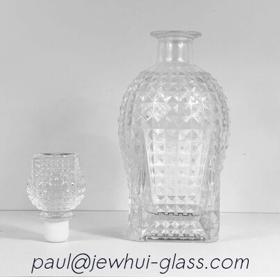 品質  Super Flint Diamond Cut Glass Decanter ,  XO, brandy ,  Vodka Liquor Gin Rum Tequila Whisky Brandy Spirit Glass Bottle With Solid Glass Stoppers 工場