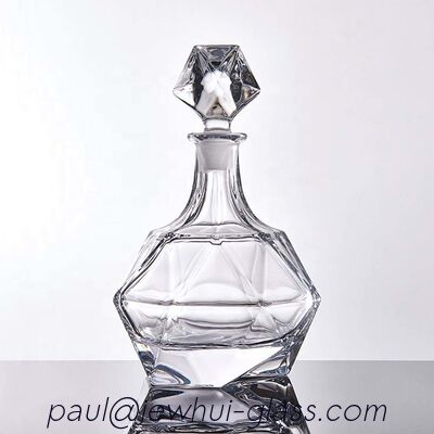 品質  21.5mm Liquor Decanter Bottle Barware Diamond Cut Crystal Whiskey Decanter 工場