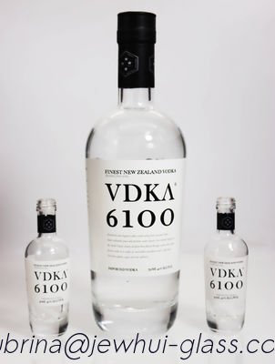よい価格 750ml VDKA 6100 VODKA GLASS BOTTLE, SUPER FLINT, PAPER LABEL DECORTION, New Zealand Vokda オンライン
