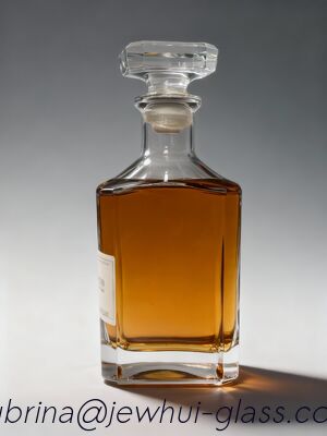 よい価格 700ml明確なガラス アルコール飲料/ウィスキーのガラス ビンはびん詰めにする オンライン