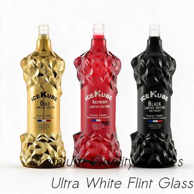 よい価格 氷のKubeのGualaの閉鎖が付いている部分的な曇らされたガラス ウォッカのびん900g オンライン